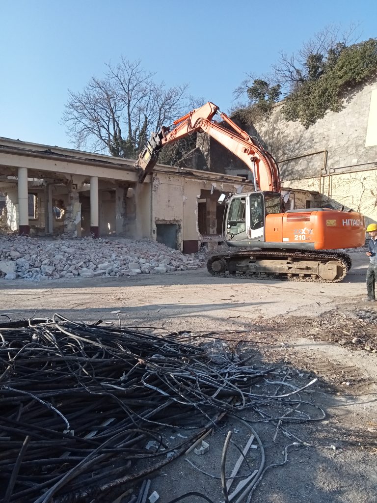 gépi földmunka betontörés szentendre budakalász budapest
