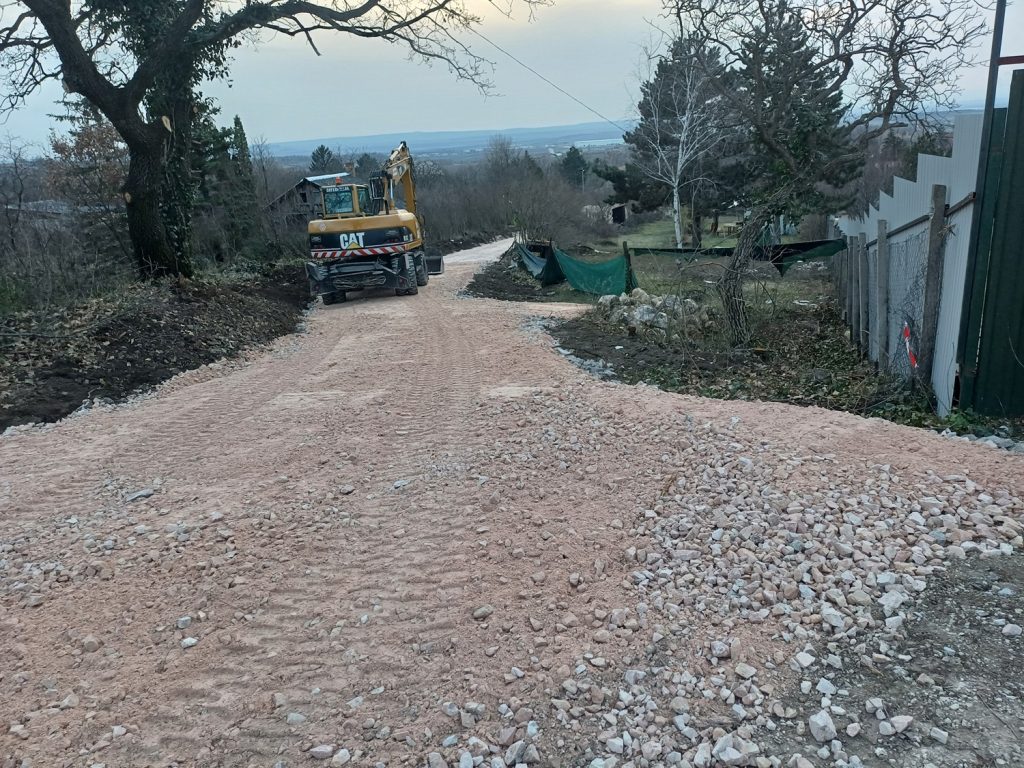 gépi földmunka útépítés Budapest Szentendre