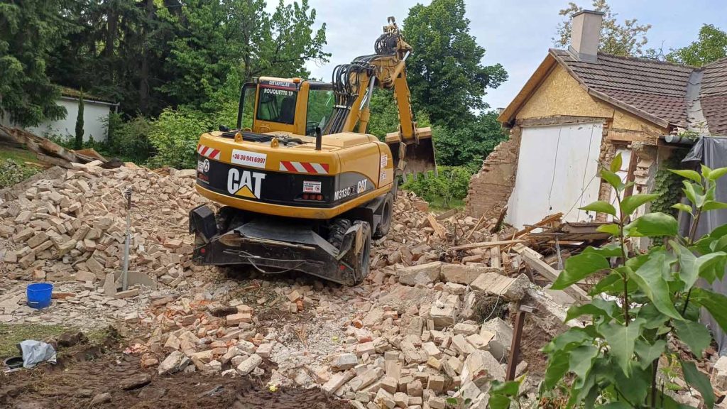 Gödöllő épület bontás - 2025